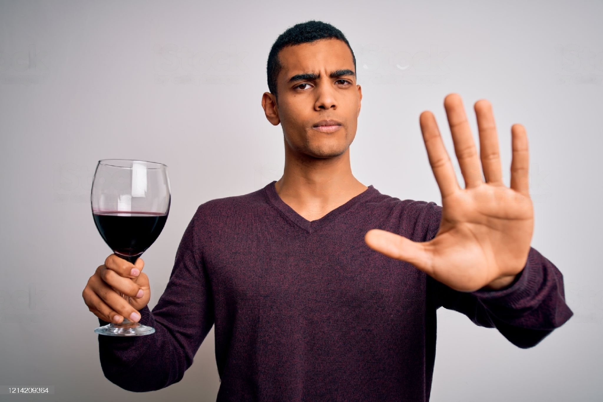 Cuidado! os sentidos podem te confundir. Intermodalidade sensorial e degusta��o de vinhos