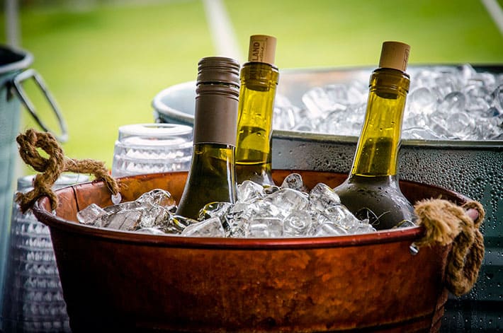 Vinho na temperatura certa � bem melhor, mas voc� sabe por qu�?