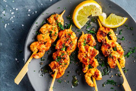 Espetadas c�tricas de camar�o e ervas